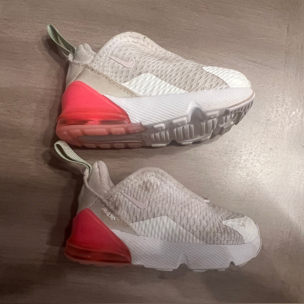 Nike Air Max 270 girls gray, white, and pink sneakers 4c NO BOX B1G1 50% off